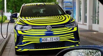 Volkswagen ID.4 foto spia e prezzo del suv Tedesco