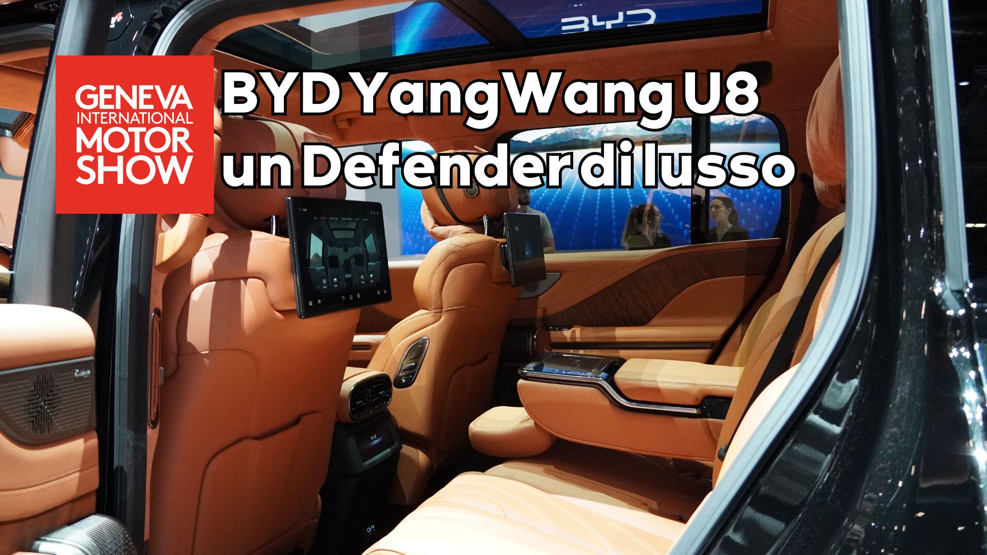 BYD U8 YangWang il SUV di lusso che galleggia sull'acqua